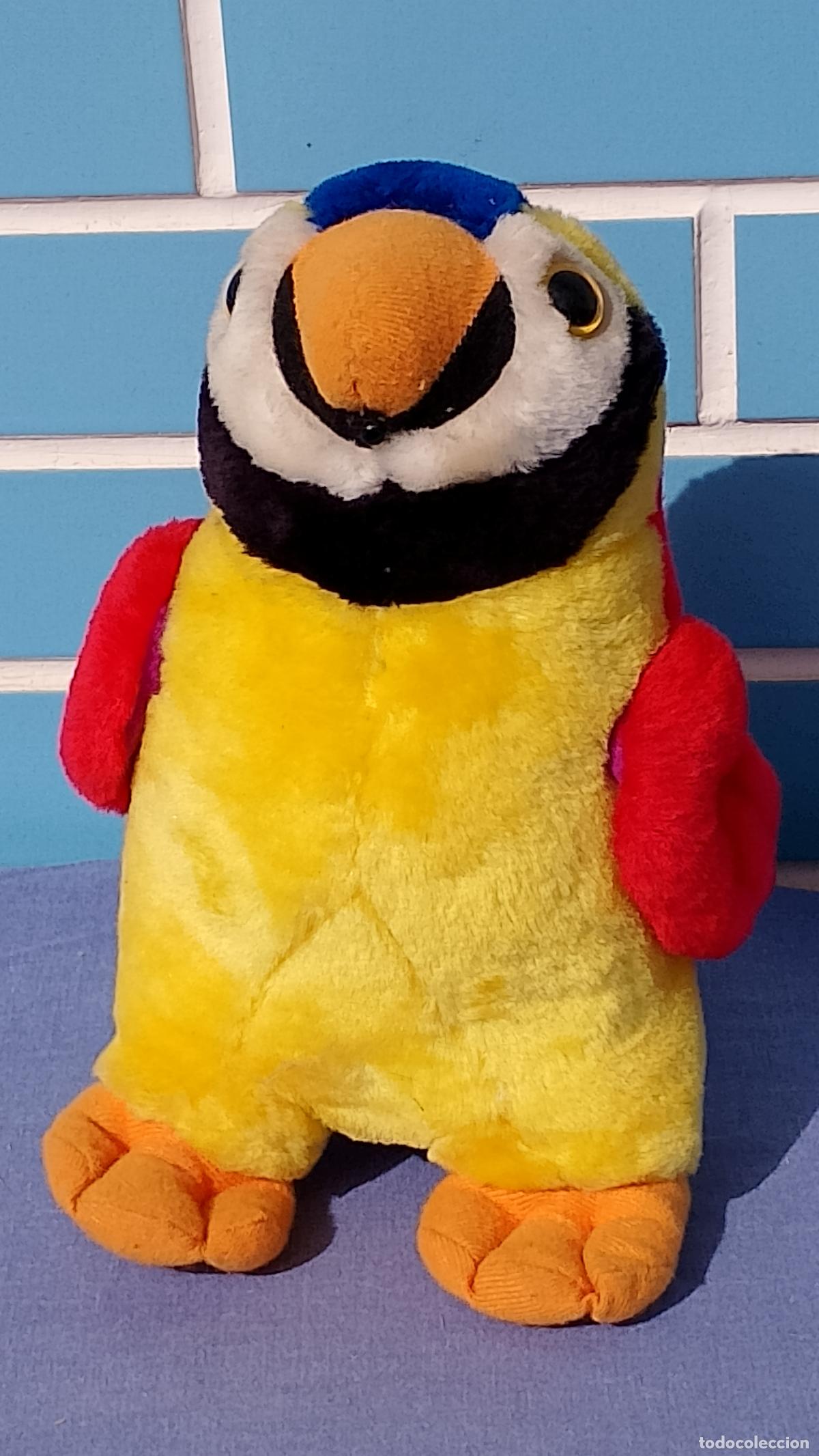 Juguetes antiguos: Antiguo peluche Loro guacamayo que silba con detector de movimiento