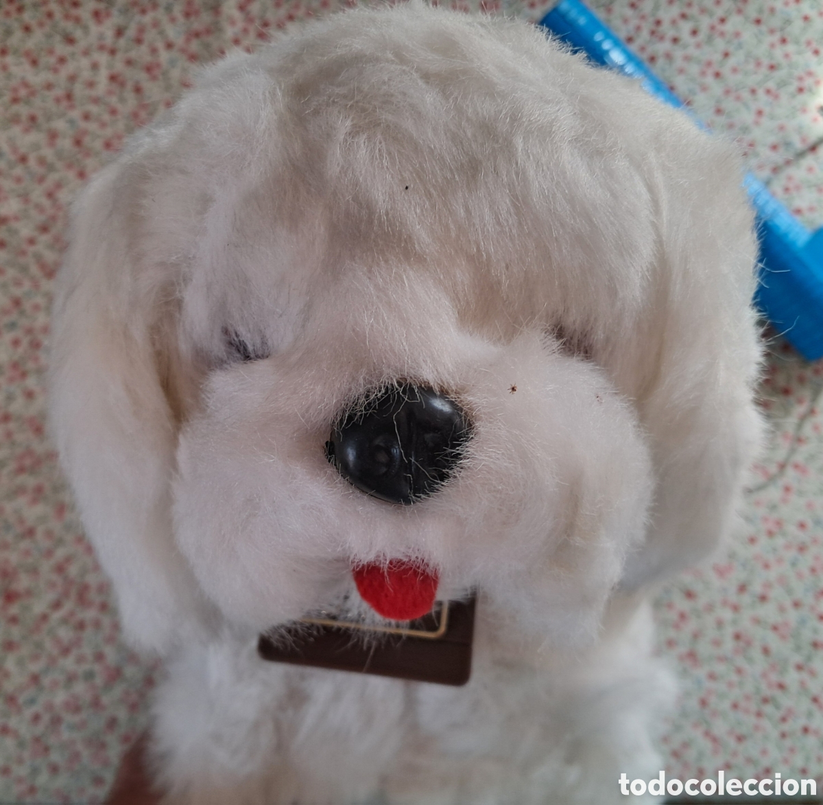 Juguetes antiguos: Dina. Perrita blanca de peluche con mando teledirigido a&ntilde;os 80