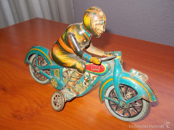 Juguetes antiguos Pay&aacute;: Moto de paya - Foto 1