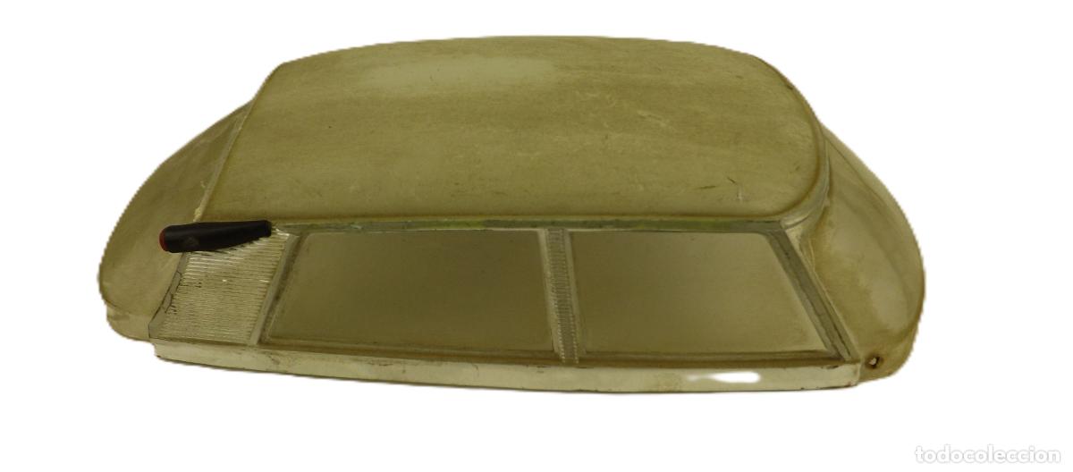 Jouets anciens Pay&aacute;: Citro&euml;n Tibur&oacute;n Pay&aacute;. Cristal interior