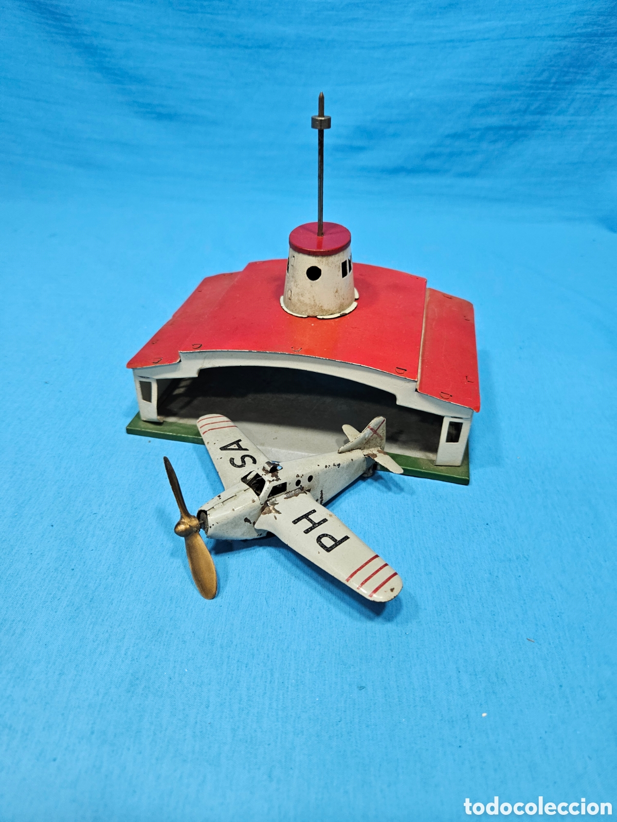 Juguetes antiguos Pay&aacute;: AVION Y HANGAR DE PAYA