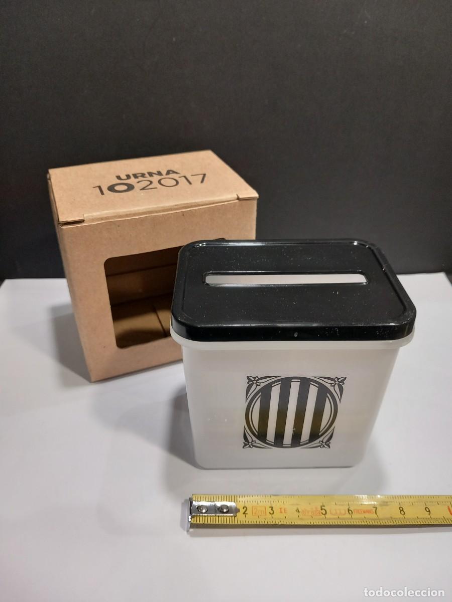 Altes Spielzeug Pay&aacute;: CURIOSA MINI URNA CATALUNYA 2017 CON SU CAJA ORIGINAL A ESTRENAR (G)