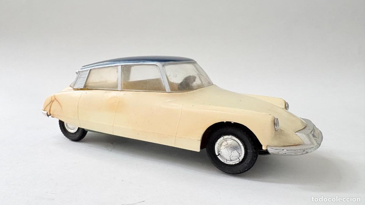 Juguetes antiguos Pay&aacute;: CITROEN DS-19 - TIBURON - DE PAYA - A FRICCION - ESCALA 1/32 - A&Ntilde;OS 60