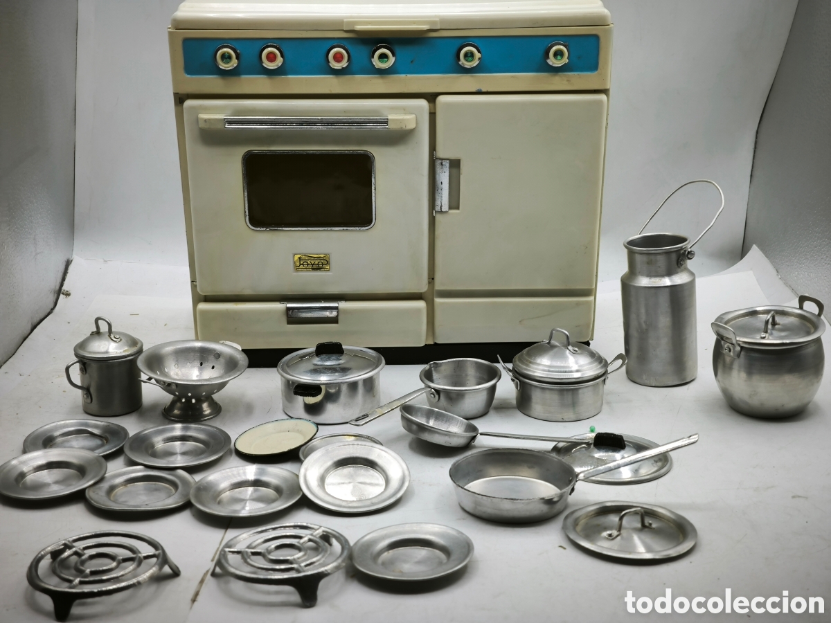 Juguetes antiguos Pay&aacute;: Cocinita Paya con 21 art&iacute;culos de menaje