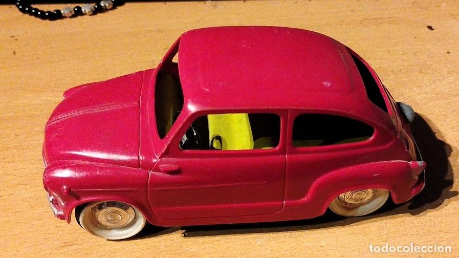 Juguetes antiguos Pay&aacute;: seat seiscientos de paya original a&ntilde;os 60 serie econ&oacute;mica a friccion escala 1/20