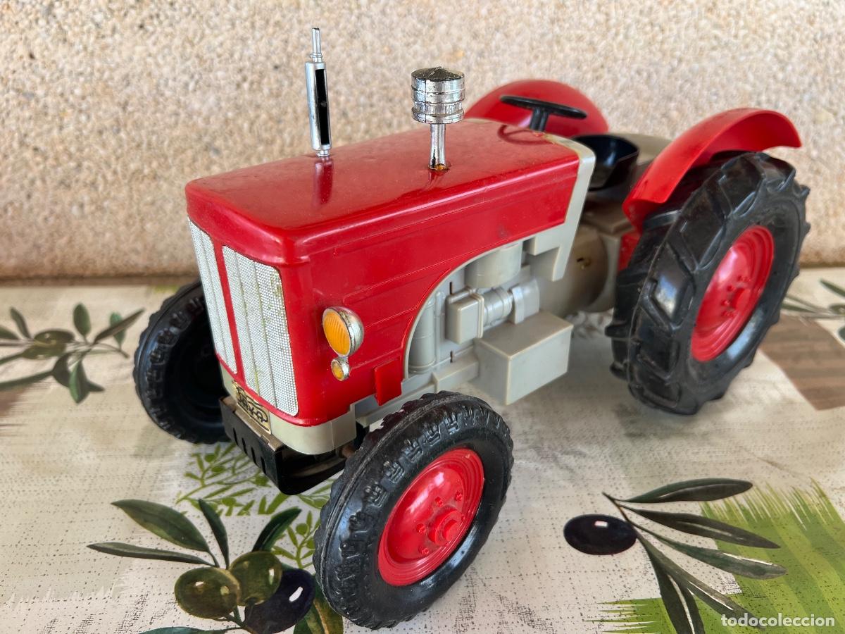 Giocattoli antichi Pay&aacute;: PAYA TRACTOR DE PLASTICO FRICCION