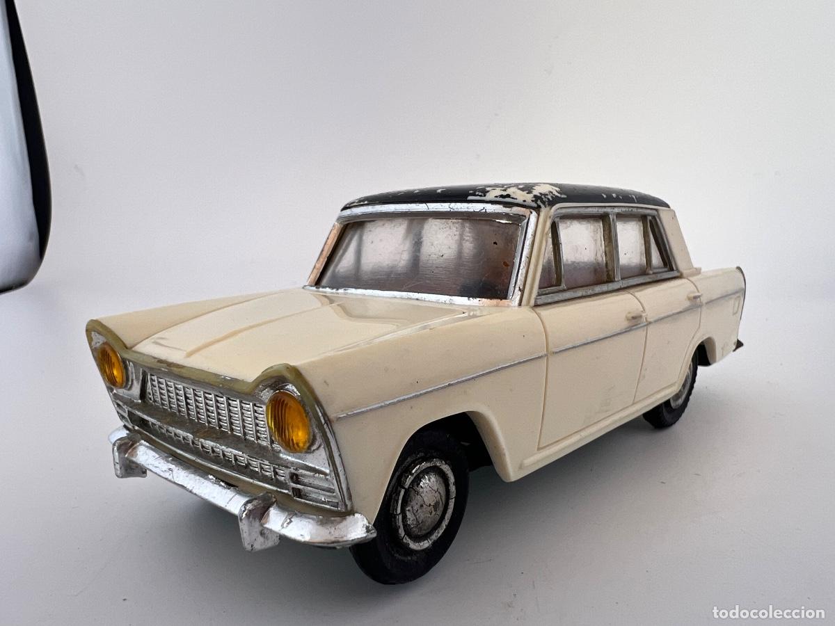 Brinquedos antigos Pay&aacute;: SEAT 1500 PAYA ESCALA 1/32