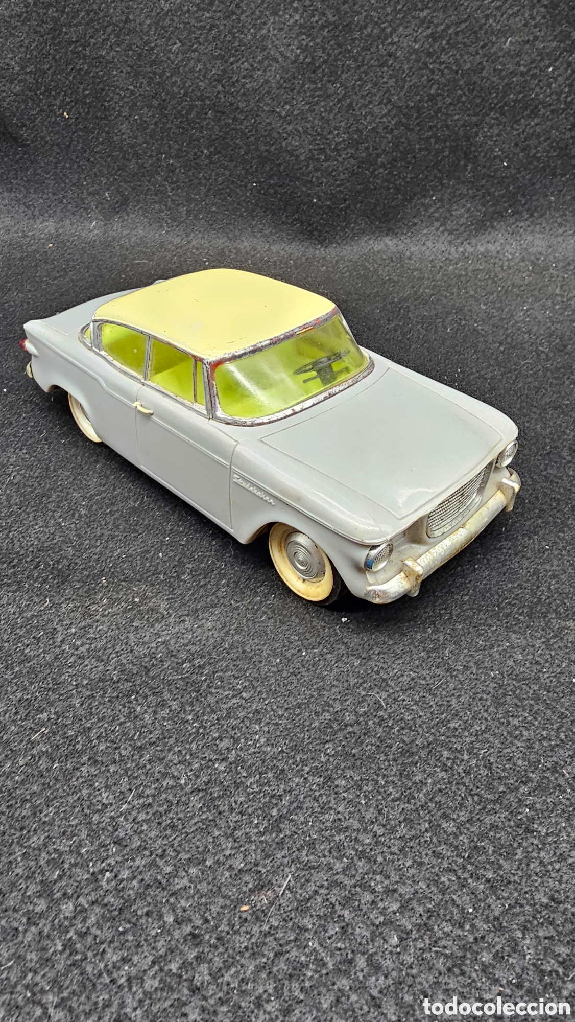 Juguetes antiguos Pay&aacute;: Antiguo coche de hojalata de Paya