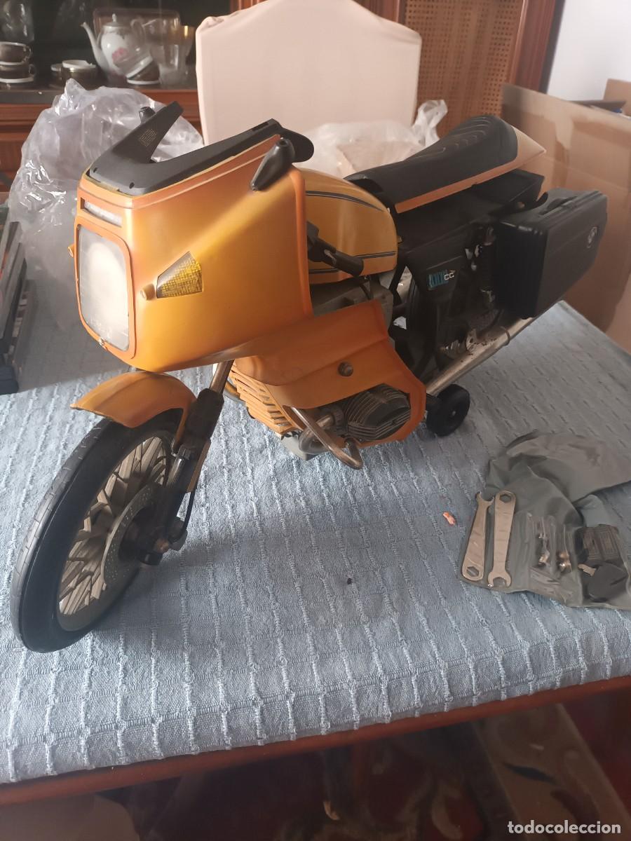 Juguetes antiguos Pay&aacute;: MOTO BMW R 100 RS A FRICCION Y PILAS PAY&Aacute; RESTAURAR O PIEZAS.55 CMS.