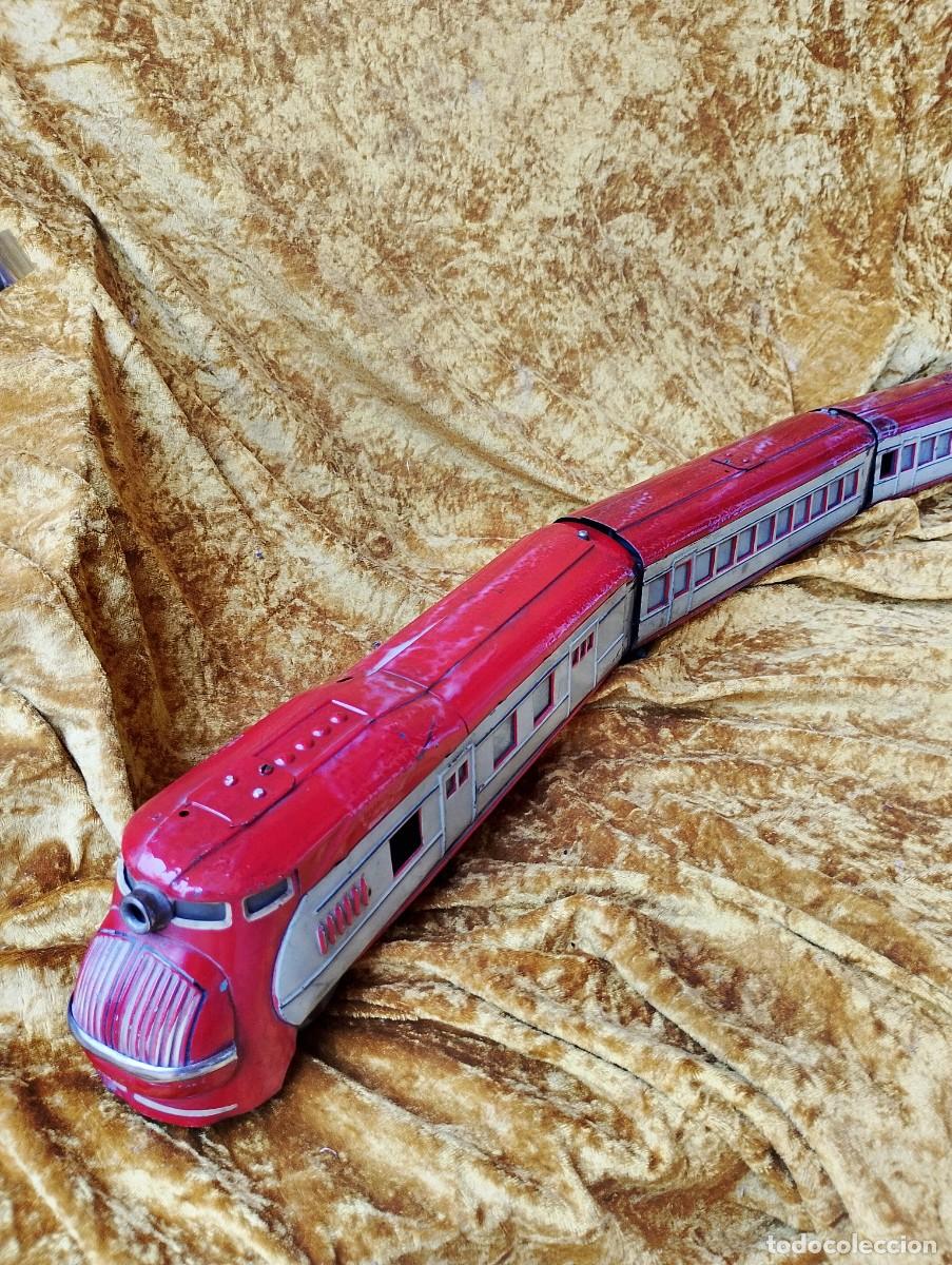 Juguetes antiguos Pay&aacute;: Majestuoso tren el&eacute;ctrico Pay&aacute; articulado en vistoso color rojo -finales a&ntilde;os cincuenta del pasado