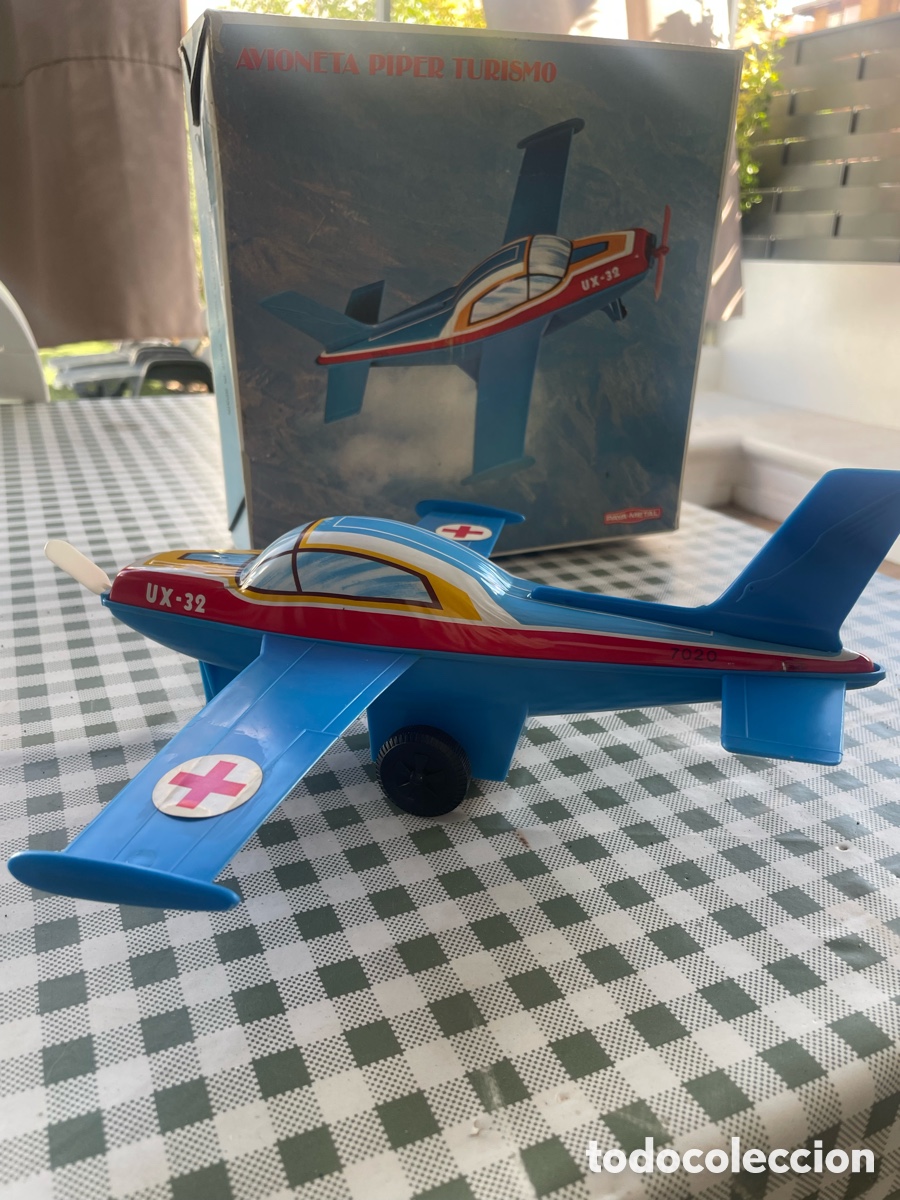 Jouets anciens Pay&aacute;: Avioneta Piper Turismo Paya Metal - (Caja original)