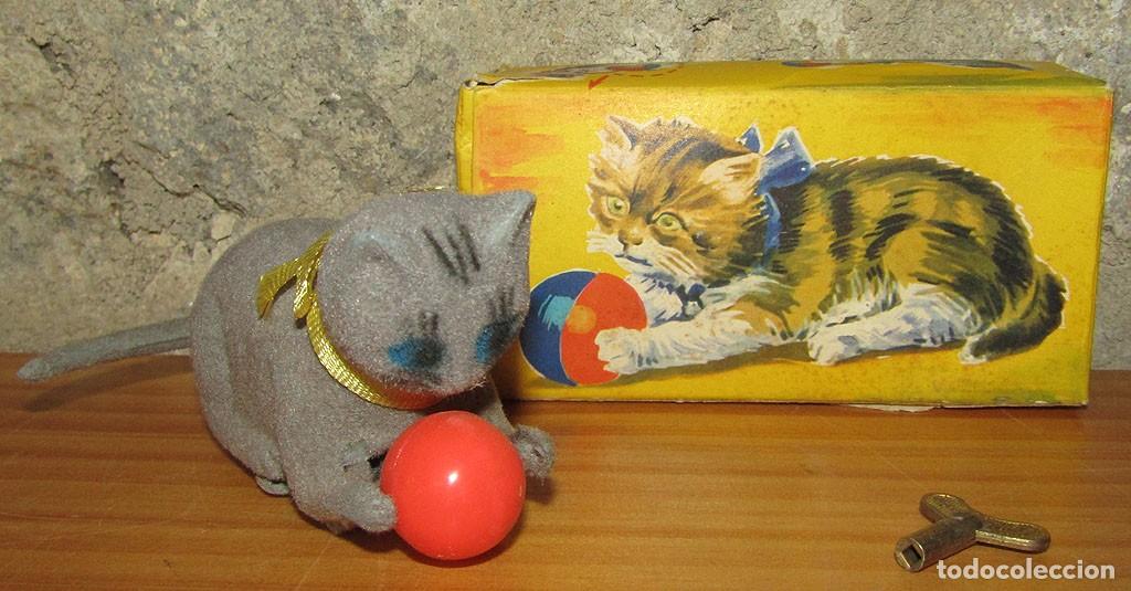 Juguetes antiguos Pay&aacute;: ANTIGUO GATO JUGANDO CON BAL&Oacute;N DE PAY&Aacute; - NUEVO Y EN SU CAJA - FUNCIONANDO - CONSERVA LLAVE ORIGINAL