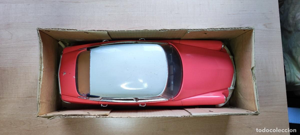 Juguetes antiguos Pay&aacute;: Citro&euml;n DS 19 Tibur&oacute;n PAYA. Color ROSA. Motor el&eacute;ctrico Funciona + Caja Original.