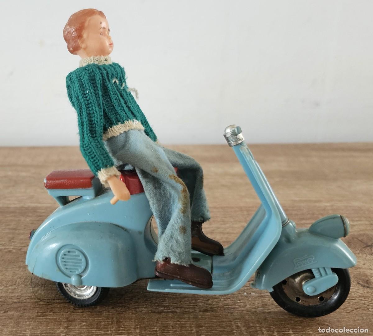 Juguetes antiguos Pay&aacute;: VESPA CON PILOTO DE PAY&Aacute; PAYA - Juguete a cuerda a&ntilde;os 60, 70
