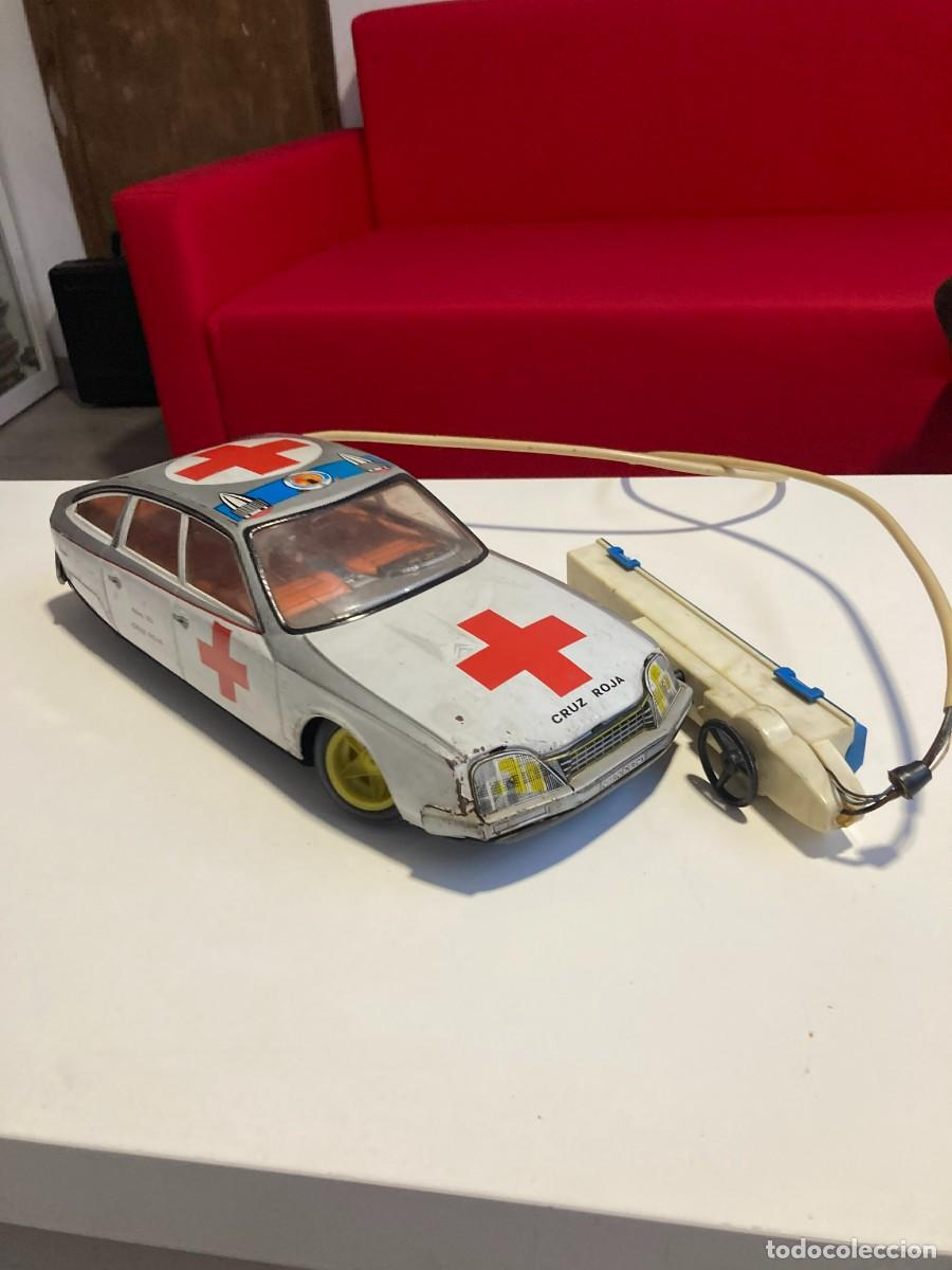 Juguetes antiguos Pay&aacute;: Antiguo Citro&euml;n CX Ambulancia Cruz Roja - PAY&Aacute; (A&ntilde;os 70) Cabledirigido