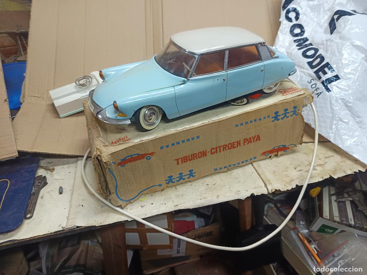 Juguetes antiguos Pay&aacute;: CITRO&Euml;N DS-19 TIBUR&Oacute;N AZUL CELESTE, DIRIGIDO POR CABLE DE PAYA, FUNCIONANDO, ALGUNA FALTA. CON CAJA