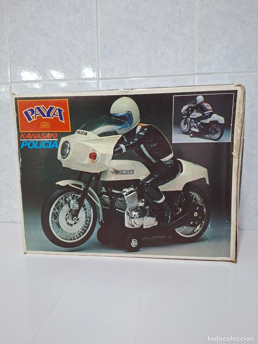 Juguetes antiguos Pay&aacute;: Moto Kawasaki de carreras con piloto, a fricci&oacute;n. Ref. 3196. A&ntilde;os 70.