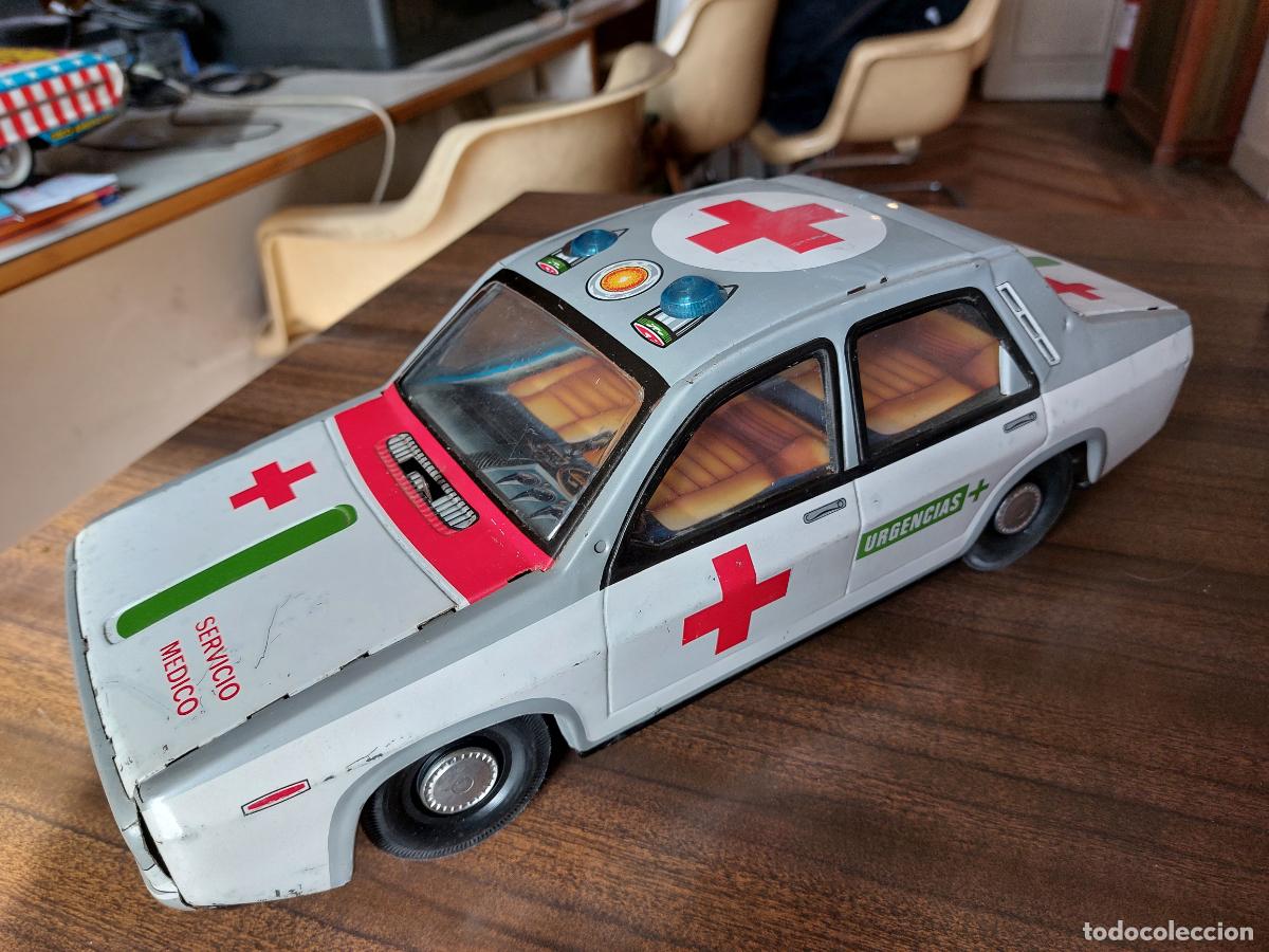 Juguetes antiguos Pay&aacute;: RENAULT 12 AMBULANCIA SALVAOBST. LUCES Y SONIDO GRANDE