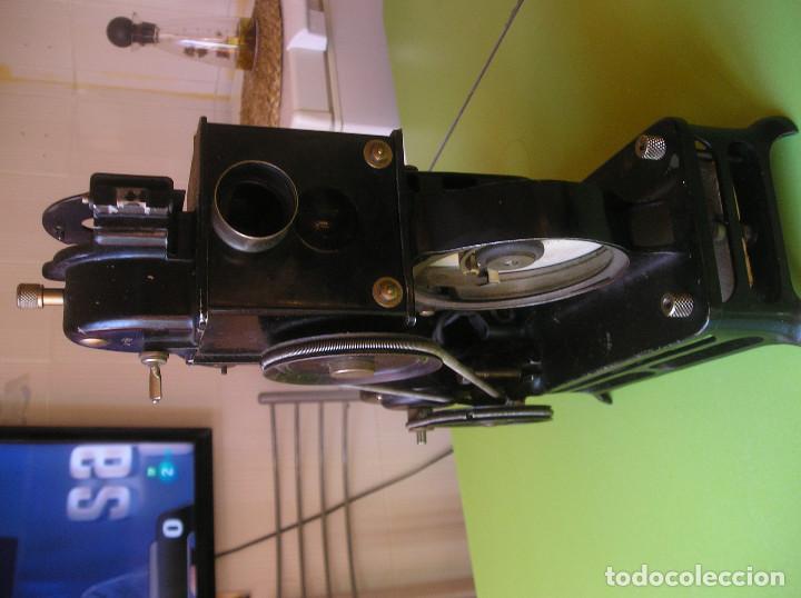 Projecteur PATHÉ-BABY Modèle SUPER BABY pour films 9,5 mm, années 1925-1926 - Enchères Luxembourg