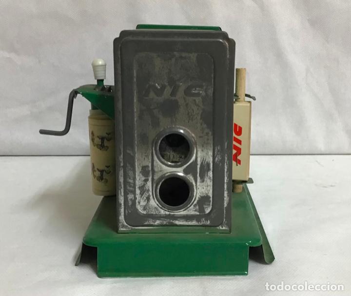 Juguetes antiguos: PROYECTOR CINE NIC - Foto 2