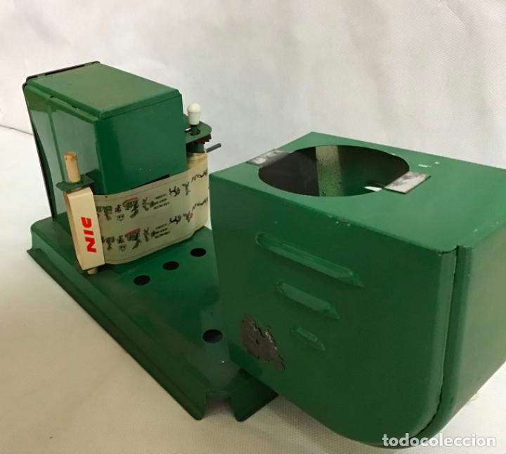 Juguetes antiguos: PROYECTOR CINE NIC - Foto 7