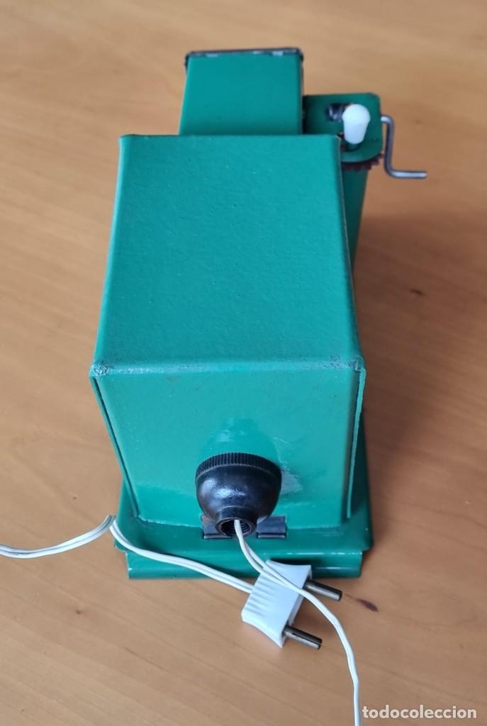 Juguetes antiguos: Proyector NIC - Foto 3