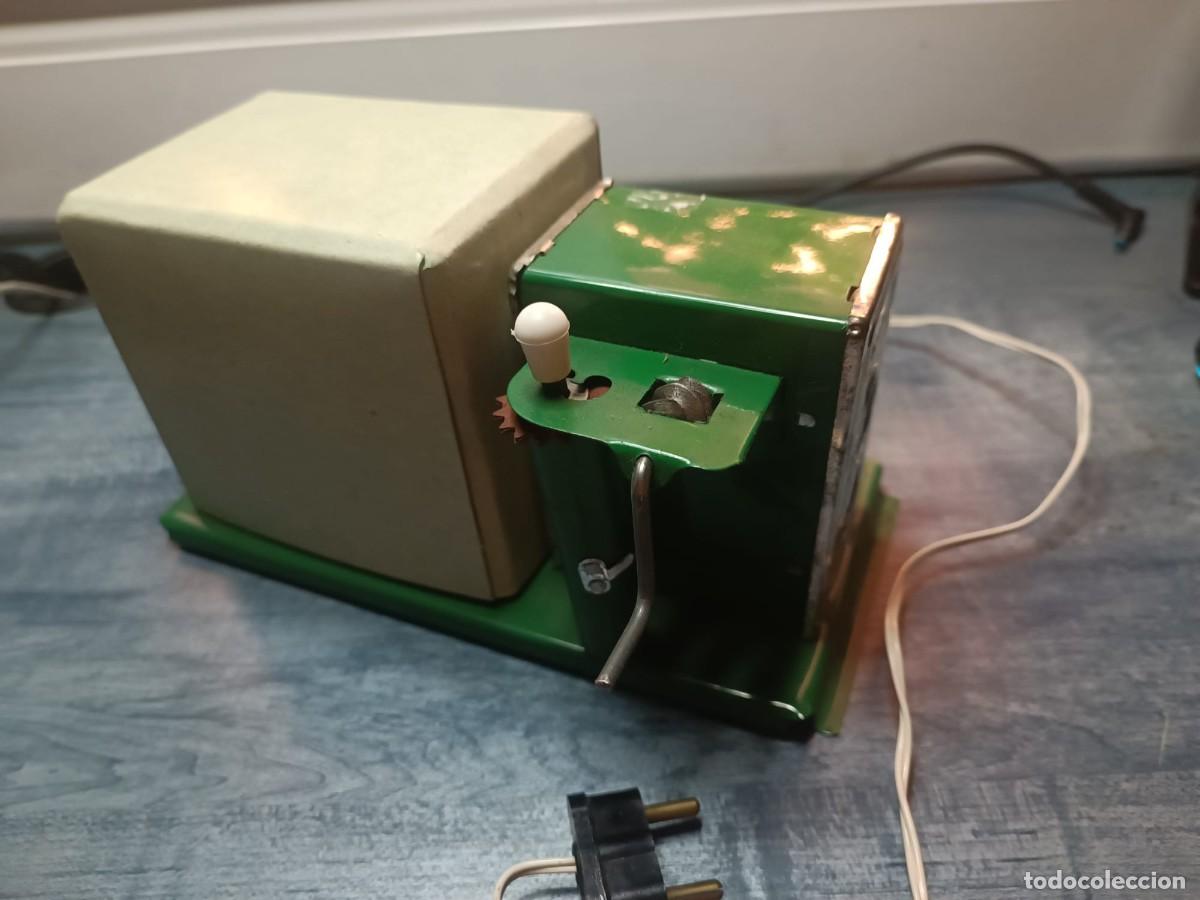 Juguetes antiguos: Proyector antiguo NIC mini - Foto 3