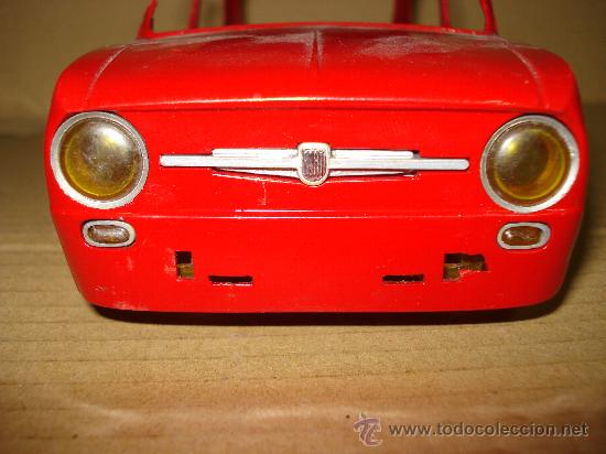 Juguetes antiguos Rico: CALANDRA CON FAROS E INTERMITENTES DEL SEAT 850 DE RICO - Foto 1