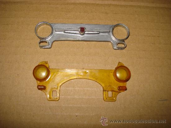 Juguetes antiguos Rico: CALANDRA CON FAROS E INTERMITENTES DEL SEAT 850 DE RICO - Foto 2