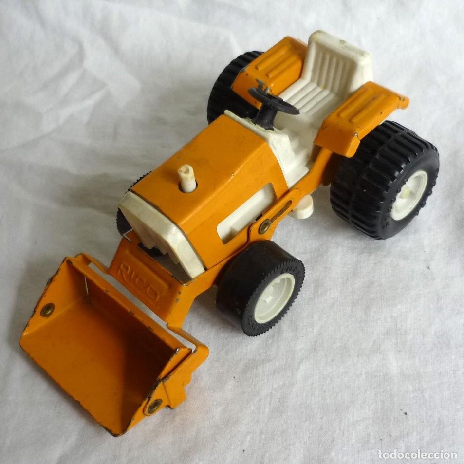 Juguetes antiguos Rico: Tractor con pala de Rico - Foto 1