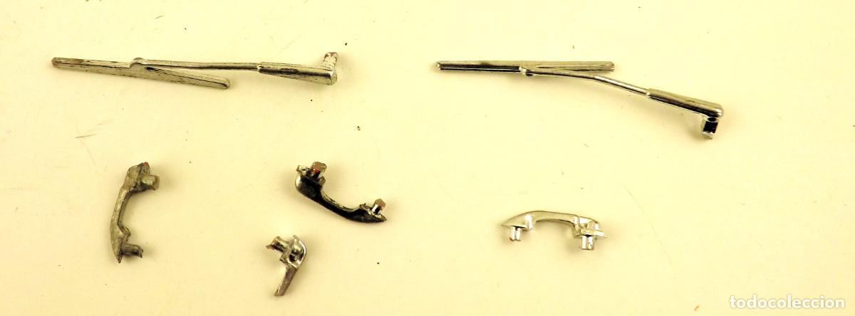 Juguetes antiguos Rico: Mercedes 250 de Rico accesorios varios.