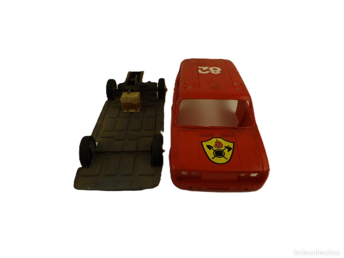 Juguetes antiguos Rico: Seat 1430 de Rico. Chasis con fricci&oacute;n y carrocer&iacute;a. Desguace