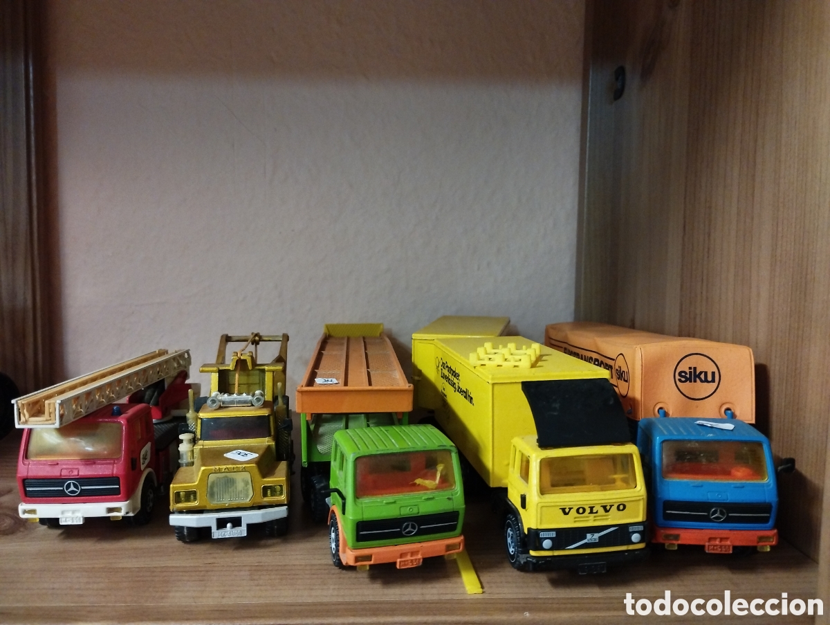Juguetes antiguos Rico: camiones Siku vintage de metal fundido varios modelos de transporte y servicio.