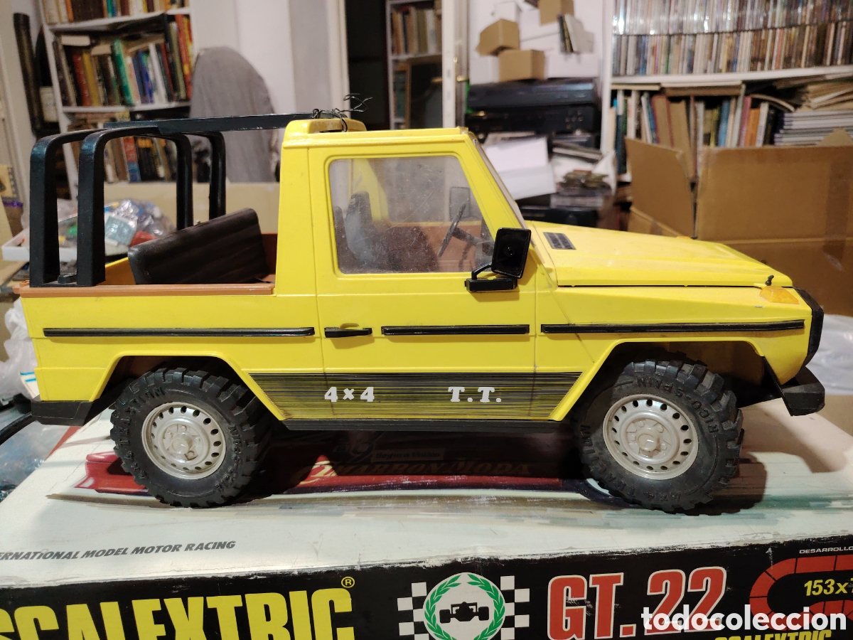 Juguetes antiguos Rico: Mercedes 4x4 rico cable amarillo