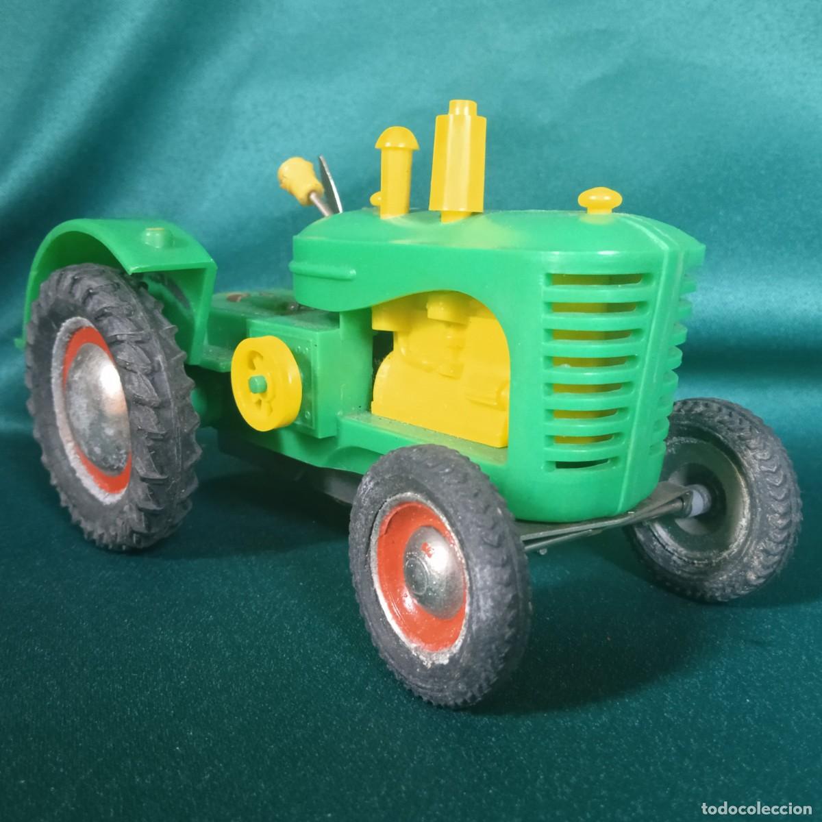 Juguetes antiguos Rico: Antiguo TRACTOR, de RICO.