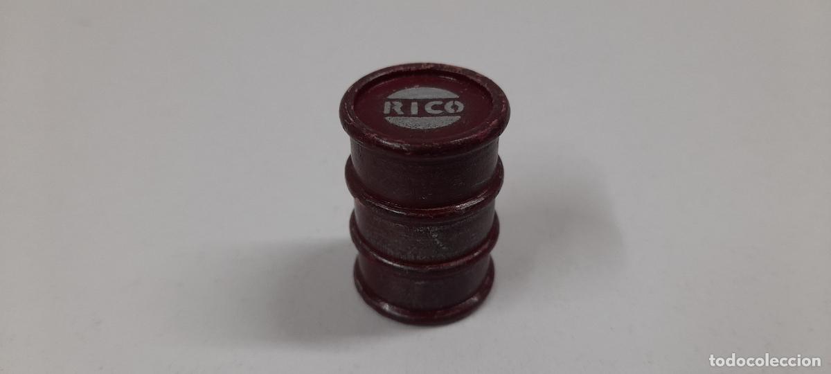 Juguetes antiguos Rico: ANTIGUO BARRIL EN MADERA GAS-OIL . REALIZADO POR RICO . MERCANCIA PARA TRENES / DECORADO . A&Ntilde;OS 40