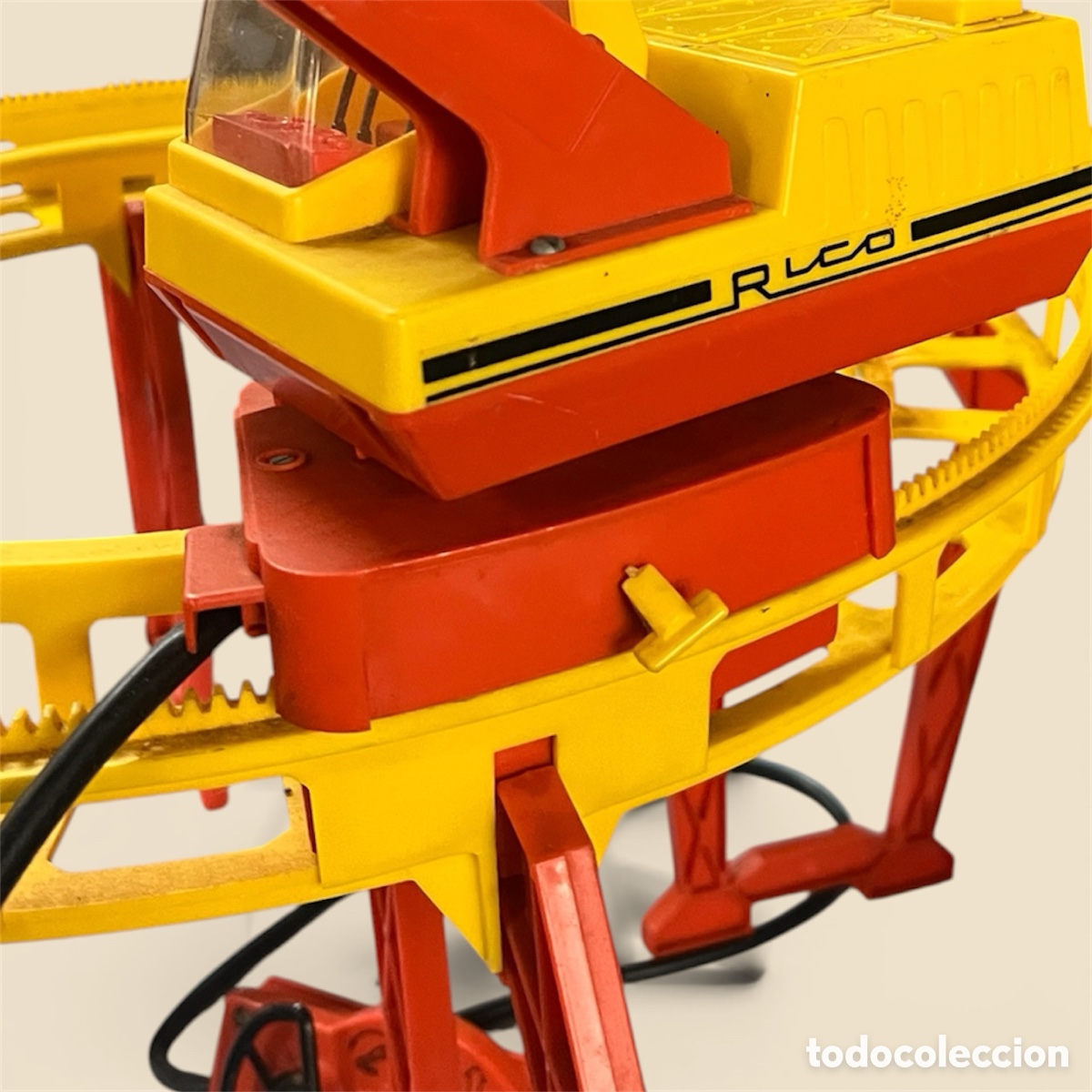 Juguetes antiguos Rico: Gr&uacute;a de rico en buenas condiciones - Foto 2