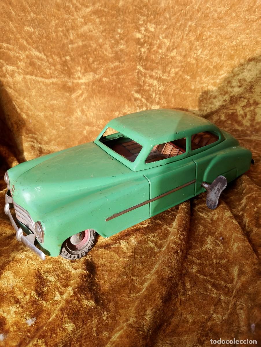Juguetes antiguos Rico: El maravilloso Pontiac Sed&aacute;n de RICO (mod.I-238) fabricado &iacute;ntegramente en hojalata en los a&ntilde;os 50