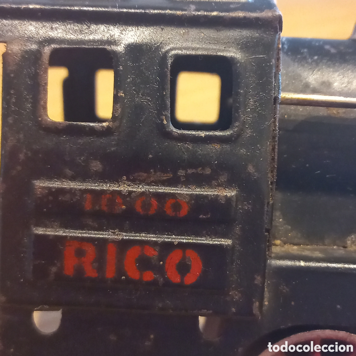 Juguetes antiguos Rico: TREN RICO DE HOJALATA. LOCOMOTORA, VAG&Oacute;N DE CARB&Oacute;N, 1 DE MERCANCIAS Y 2 DE PASAJEROS