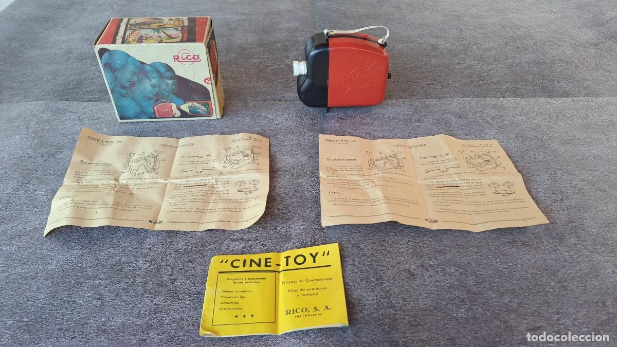 Altes Spielzeug Rico: Antiguo PROYECTOR CINE TOY DE RICO en su caja original con instrucciones.
