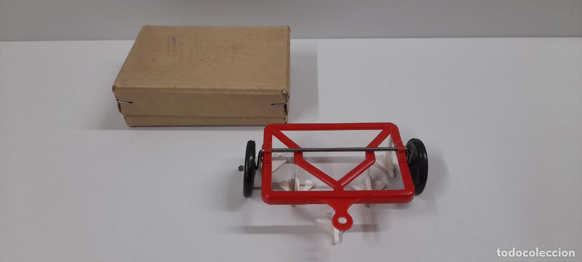 Juguetes antiguos Rico: APERO AGRICOLA - ACCESORIO PARA TRACTOR . REALIZADO POR RICO . CAJA ORIGINAL . A&Ntilde;OS 50