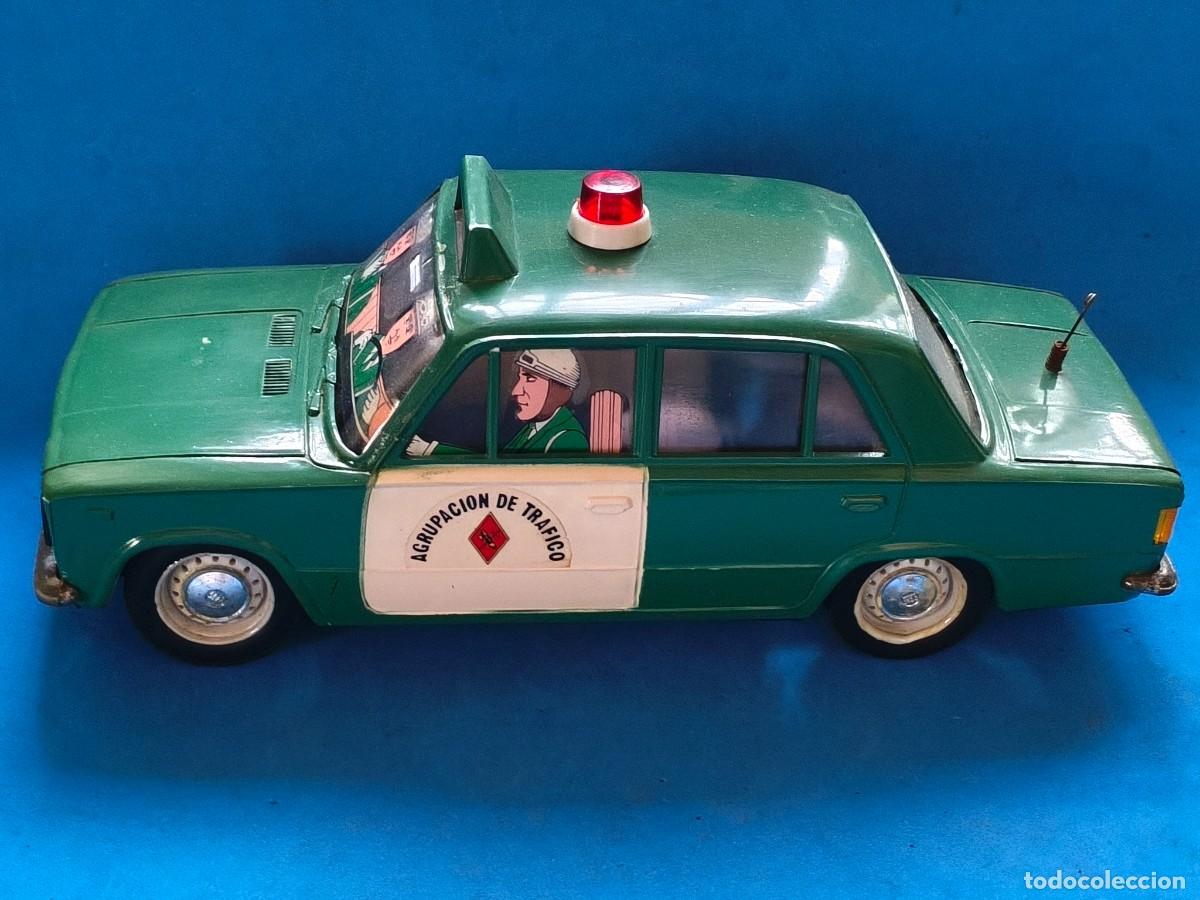 Juguetes antiguos Rico: Seat 124 Guardia Civil de tr&aacute;fico. Fabricado por Rico. A&ntilde;os 70/80.