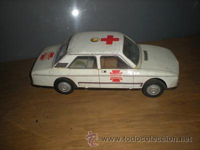 Juguetes antiguos Rom&aacute;n: COCHE CRUZ ROJA - Foto 1