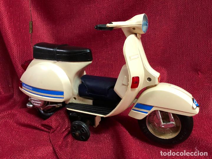 moto vespa juguete