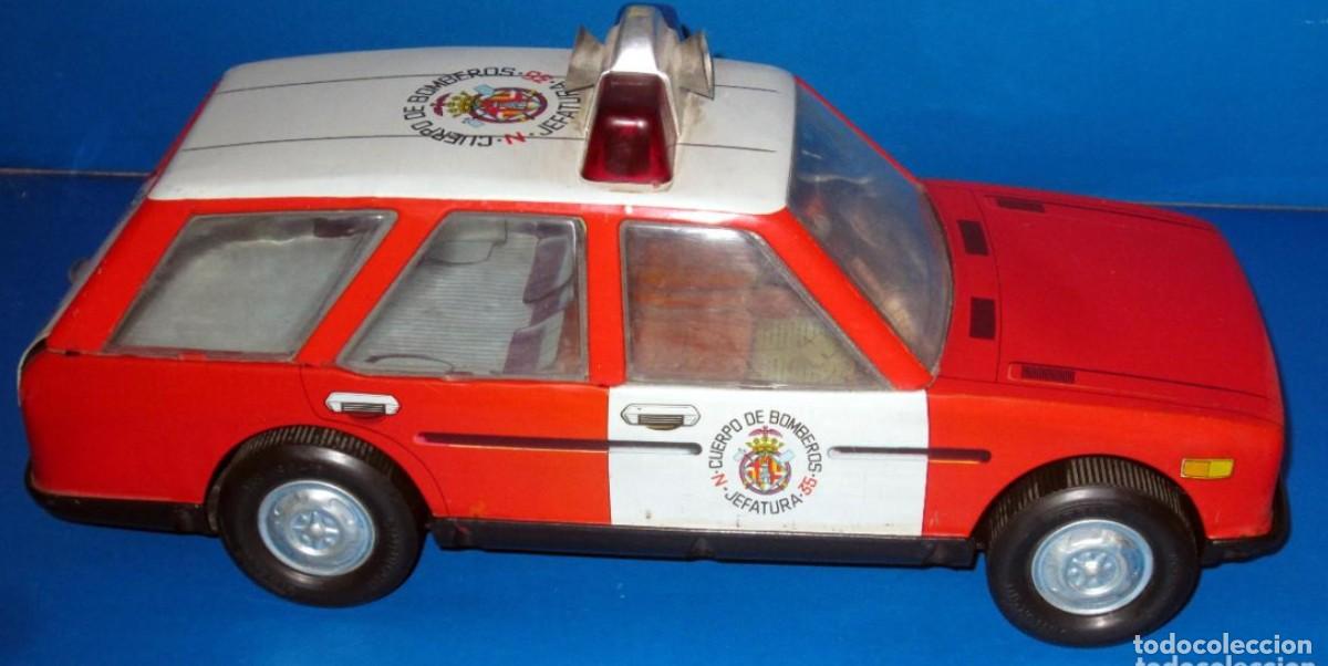 Juguetes antiguos Rom&aacute;n: SEAT 131 L CUERPO DE BOMBEROS JEFATURA ROM&Aacute;N SALVA OBST&Aacute;CULOS POR 1 &euro; SUBASTA