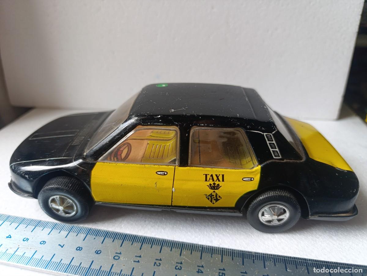 Juguetes antiguos Rom&aacute;n: FIGURA DE PVC - RENAULT 12 TS - ESPA&Ntilde;A - ROMAN - ( DESPIECE )