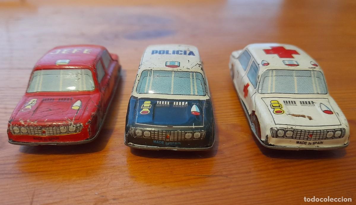 Juguetes antiguos Rom&aacute;n: 3 Coches Hojalata Roman SEAT 1430 Policia Ambulancia bomberos