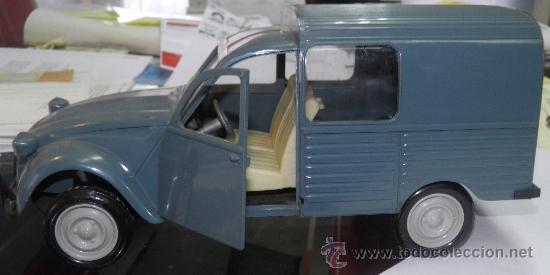 CITROEN 2CV CAMIONNETTE BOITE METAL CHOCOLAT 1:18 de reference