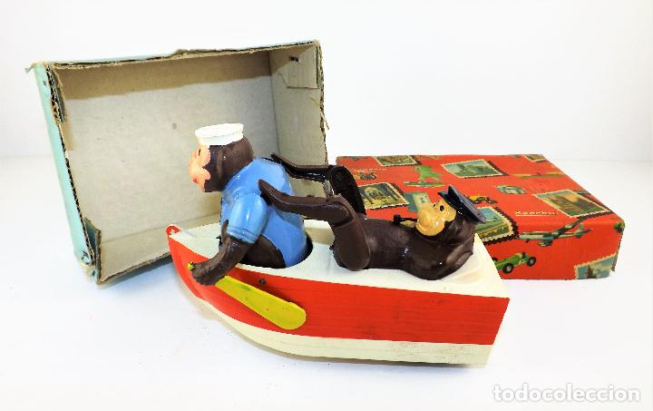 Sanch&iacute;s Old Toys: Sanch&iacute;s Monos en barca. Cca 1970