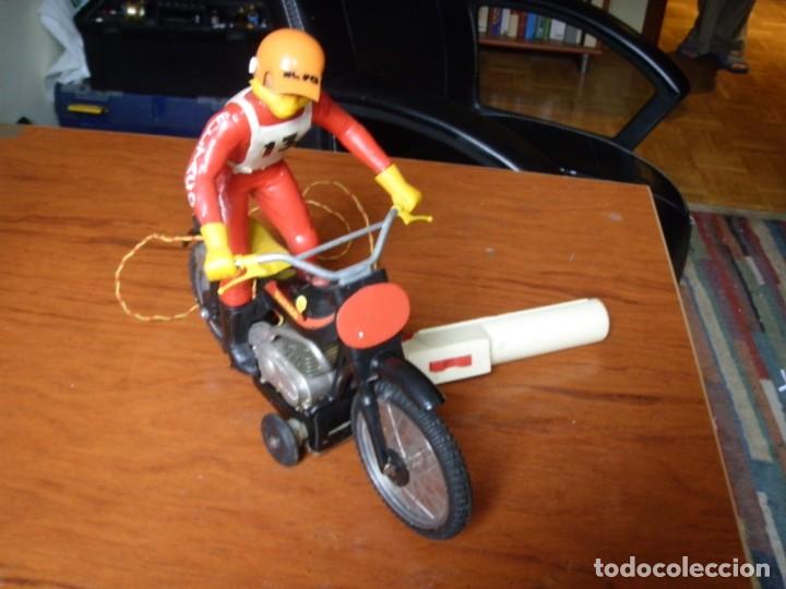 Juguetes antiguos Sanch&iacute;s: MOTO BULTACO SANCHIS FUNCIONANDO - Foto 1